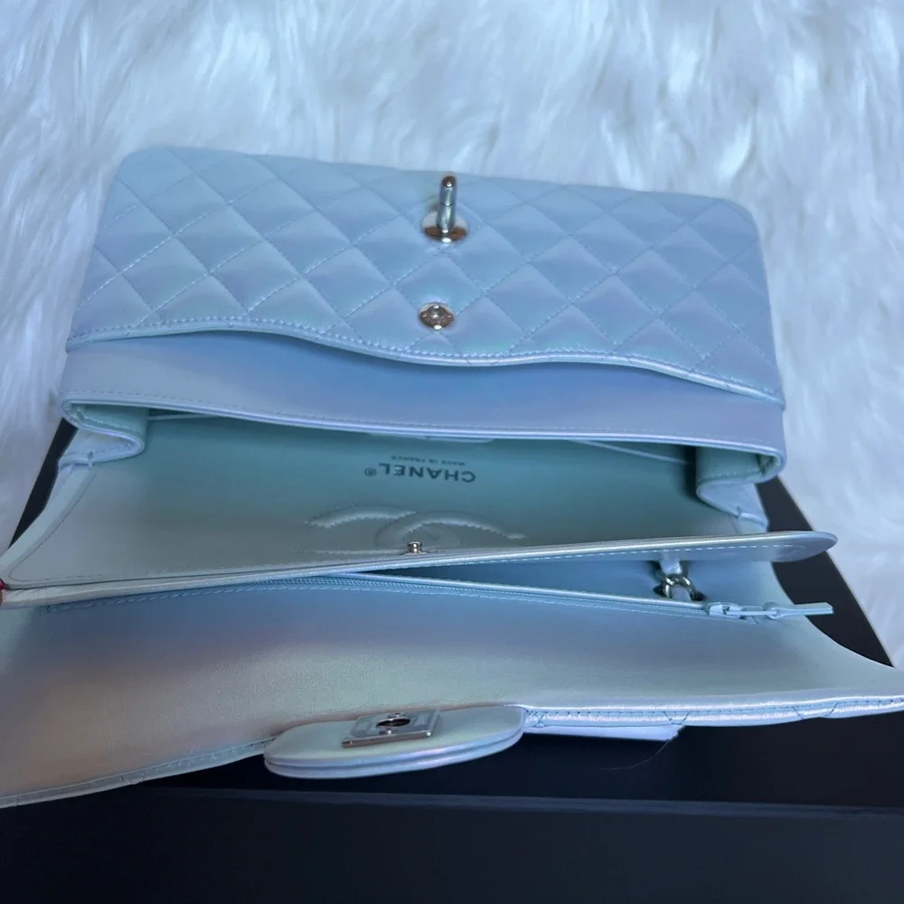 21K Chanel Classic Double Flap Quilted Diamond Medium Bag Iridescent Light Blue - Picture 6 of 7
